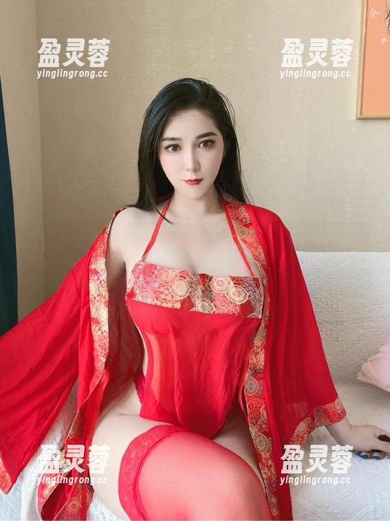 微密圈 - 教室里的“秘密”，120斤的小王同学的私拍值得细品。