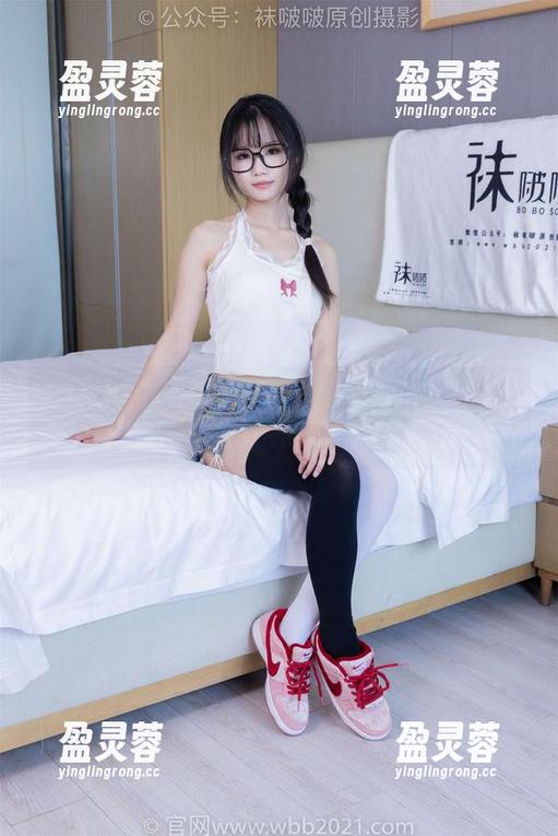 BoBoSocks袜啵啵-甜甜圈 BoBoSocks袜啵啵 - 甜甜圈的厚紫丝图集:隔着屏幕都能摸到的柔软?