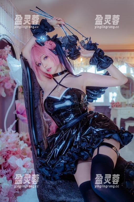 ElyEE子 ElyEE子婚纱写真集更新,婚纱光鲜,但过于甜腻了点吧?