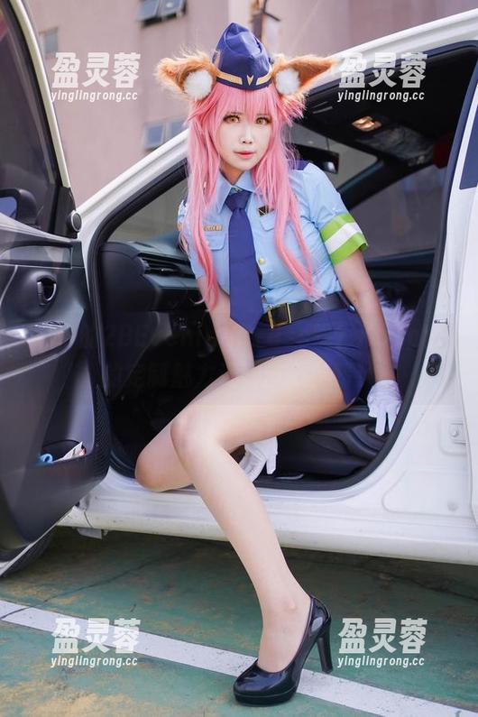 说好的2BEveningDress呢？KaYa萱的定制魅力让我目不转睛！
