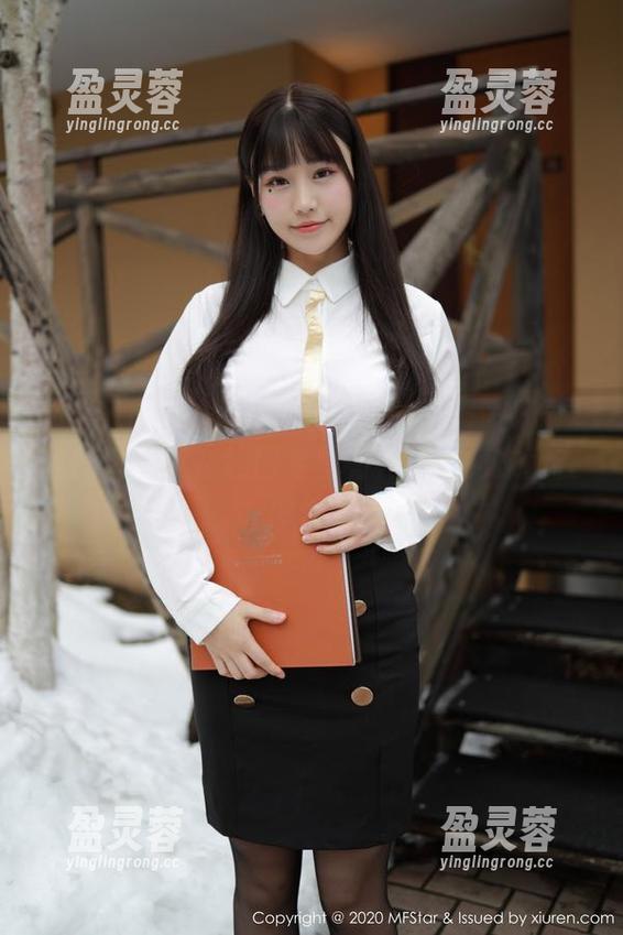 MFStar模范学院 - 唐琪儿il带你领略蕾丝的魔力：在线图集里有种细腻的东西在闪烁。
