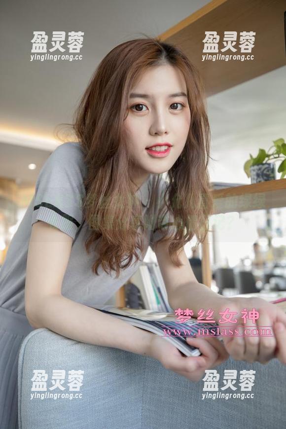 MSLASS梦丝女神-小允儿 MSLASS梦丝女神 - 小允儿喜爱的绿绿衣服,图集分享附带心情日记?