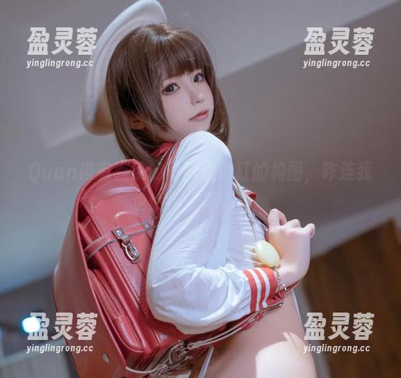 Quan冉有点饿 Quan冉有点饿的写真里浴缸的构图,咋连我也饿得变得好奇。