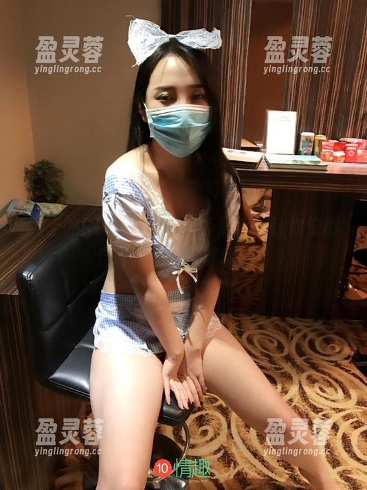 线上的ROSI，专用泳装展示：让你觉得自己就像个“浮标”！
