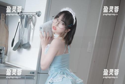 在Uhye(이유혜)的Deepmore图册里，办公室也能耍花样！