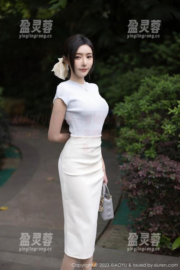 XIAOYU语画界 - 看她的作品，王馨瑶yanni把“女孩”二字的韵味体现得恰到好处。