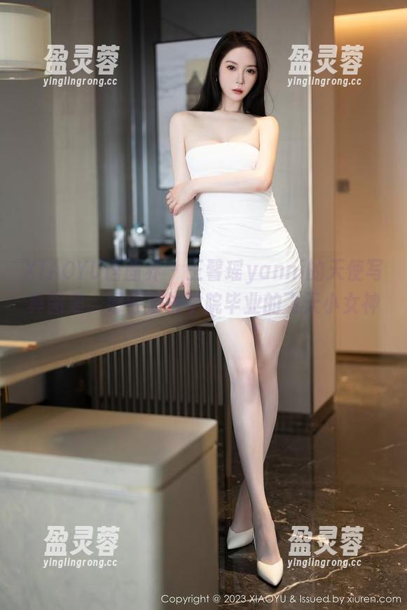 XIAOYU语画界 - 王馨瑶yanni的天使写真图集，好像魔法学院毕业的飞天小女神！