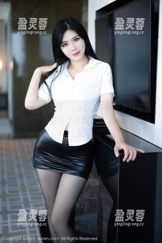 Xiuren秀人网-Laura苏雨彤 Xiuren秀人网 - Laura苏雨彤夏日在线,图片中有种说不出的味道,透着一丝清凉