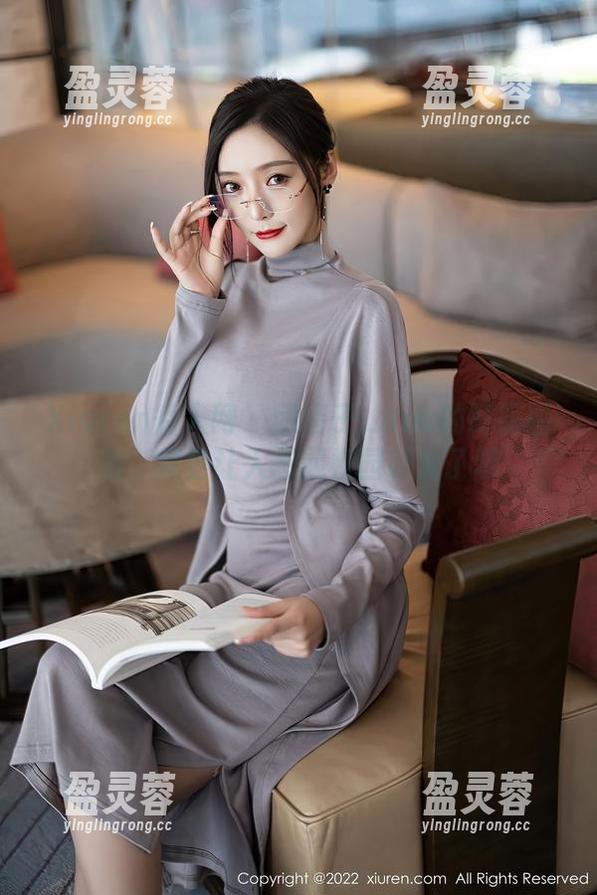 Xiuren秀人网 - 团团子_una的制服图集，完全让人想起校园时光了呢