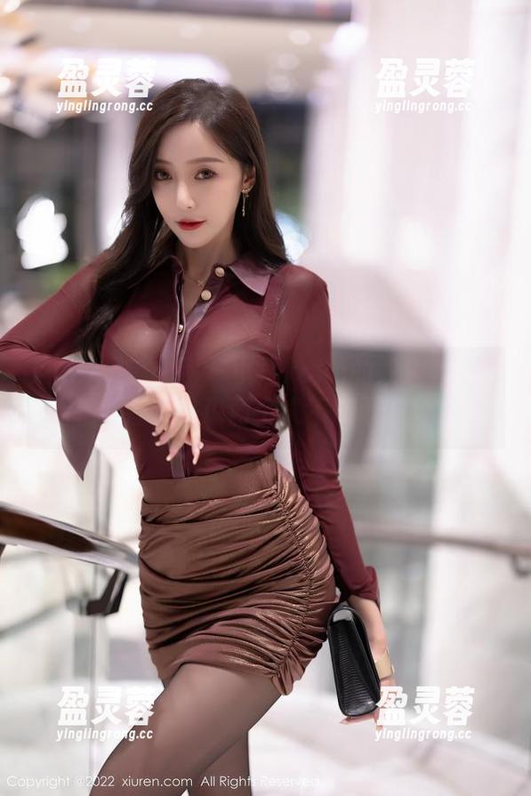 Xiuren秀人网 - 小樱koko的双人秀场：高清美图，谁说两个人不能再聊聊天？