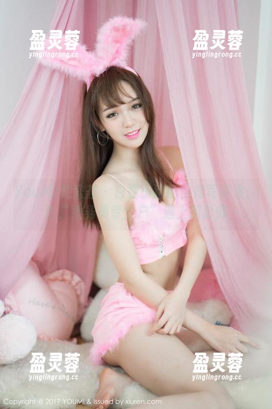 YouMi尤蜜荟 - 白露小猪的空姐写真集：当“乘务员专业户”遇上摄影师