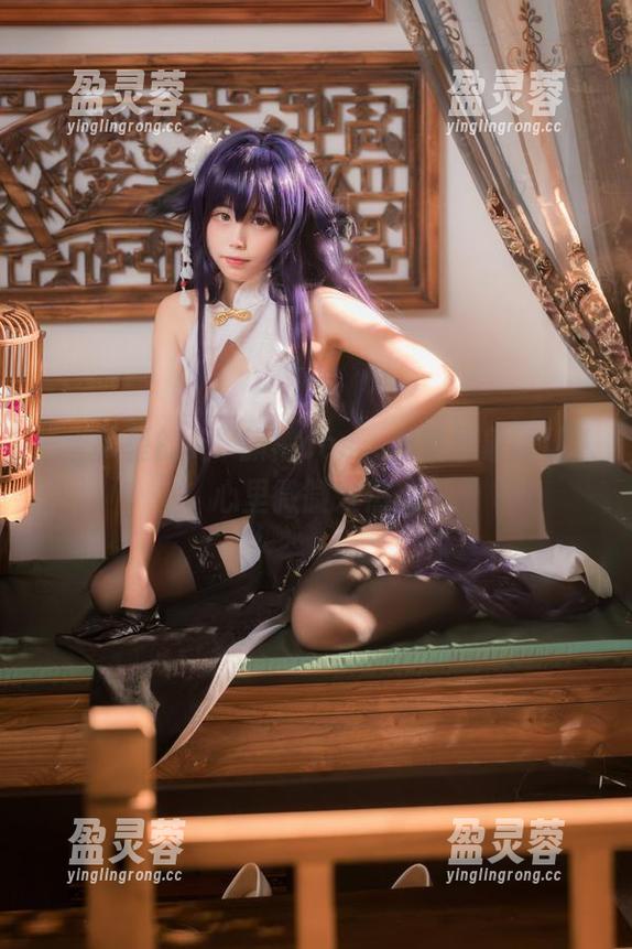 三无人型的妃咲旗袍cos，光是想象就让人心里微微发热。