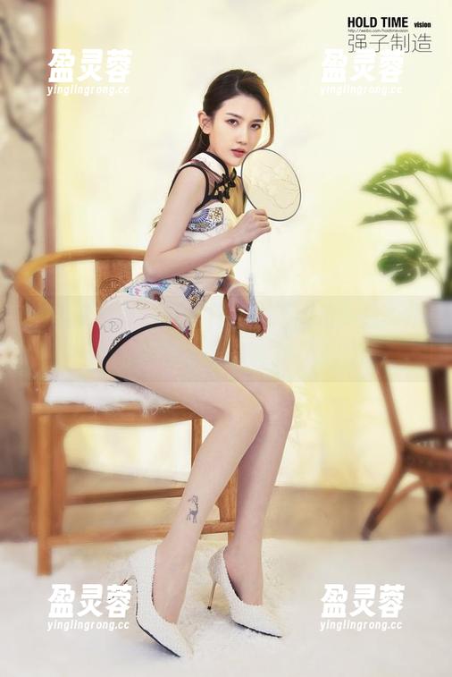 丽柜 - 这本制服写真的心心图册，总能找到些小惊喜。