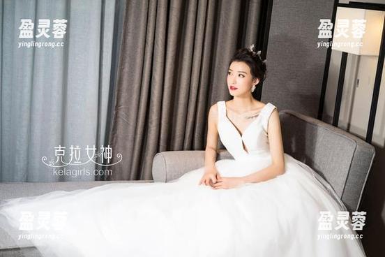 克拉女神 - 周迪的“踩”点，定制美足作品带你进入另一个维度！