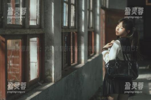 最新图库饱览：六味帝皇酱在秘书角色中，“服”不服自己？