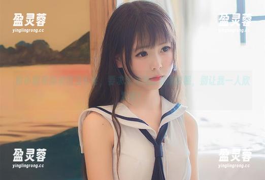 向小圆和服美图发布会，要求现场观众都得拍照，别让我一人欣赏啊！