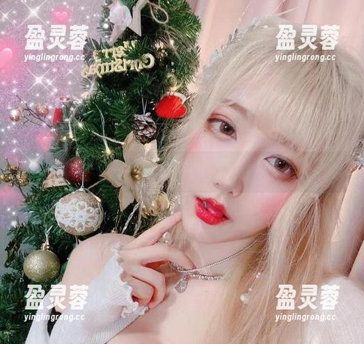 啾小妍 啾小妍的内衣写真里,定制如似花瓣般散落