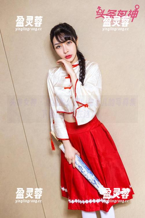 头条女神 - 甜甜的，嘿！迪爱儿的写真集下载链接放在这儿！