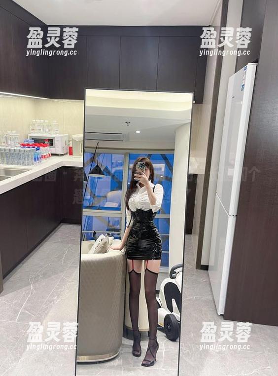 奔跑的晶骡儿 微密圈 - 奔跑的晶骡儿的私拍,长腿加个翘锁骨,吗的太绝了!