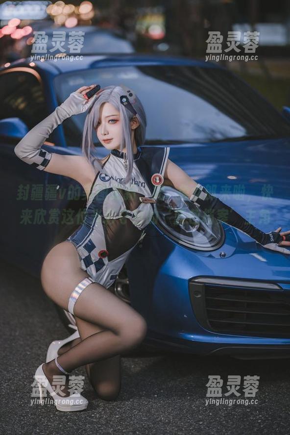 封疆疆v的美图更新，妃咲兔女郎来啦，快来欣赏这位光彩夺目的‘蓝色档案’主角！