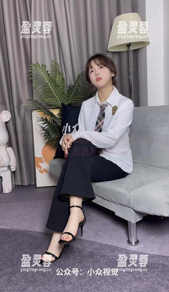 小众视觉 - 悦悦私拍图集：肉丝缘何如此销魂？让我想起某些禁忌