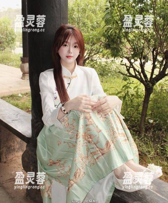 小众视觉 - 你不懂的玲玲睡衣私拍——这合集乐趣多多