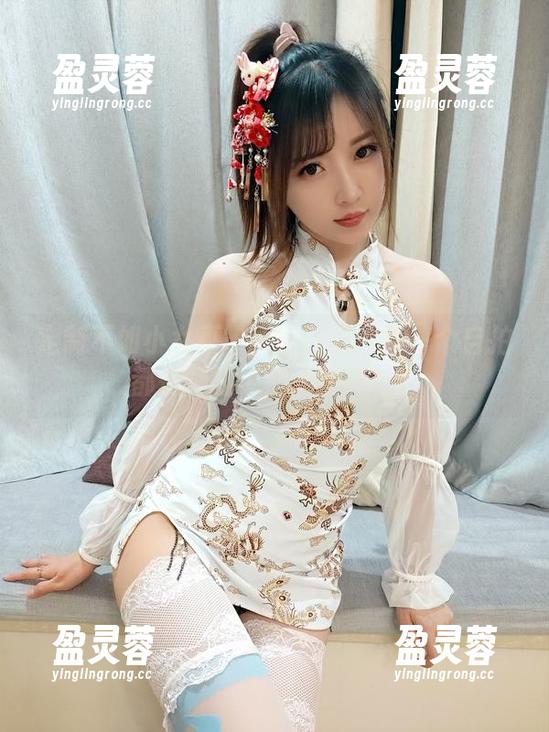 小女巫露娜 定制不如小女巫露娜自己来:每一个自拍都是她的‘个人品牌’!