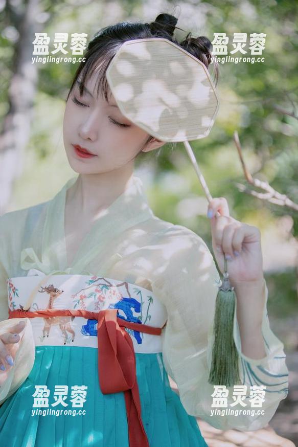 小鹿鹿shika的奇妙合辑：谁说女仆只能在二次元里？
