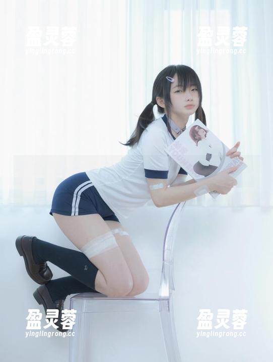 少女秩序 - 私拍大赏：乐栀的礼服作品，挑战你的审美底线！
