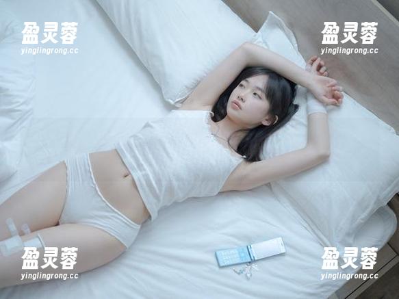 少女秩序 - 小满私房美图——一不小心清纯得像初升的太阳，不会被淹没吧？