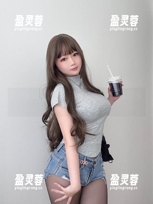 是依酱吖 职业装的叛逆,是依酱吖告诉你下载的乐趣!