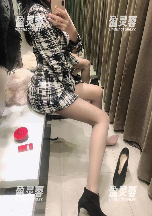 微密圈 - 林子喵Lynne与棉袜的高清对话，冒险在脚下悄然发生