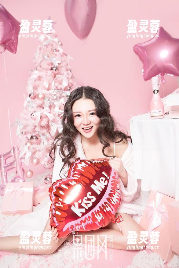 果团网-松果儿 果团网 - 松果儿的女仆心事:资源里的每张图片都藏着她的小叹息。