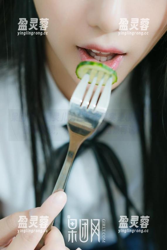 果团网-通灵儿 果团网 - 通灵儿的白裙子其实是模糊了我的审美观,不如先翻翻图集再说!