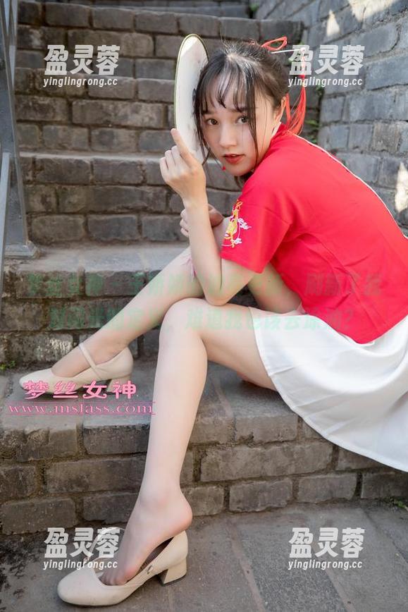 梦丝女神-王娇娇 梦丝女神 - 王娇娇的油亮更新,刷新了我对闪光的定义,难道我也该去涂油?