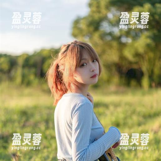 扮演童年角色，梨瑾瑾在幼稚园的高清写真，多彩到你受不了