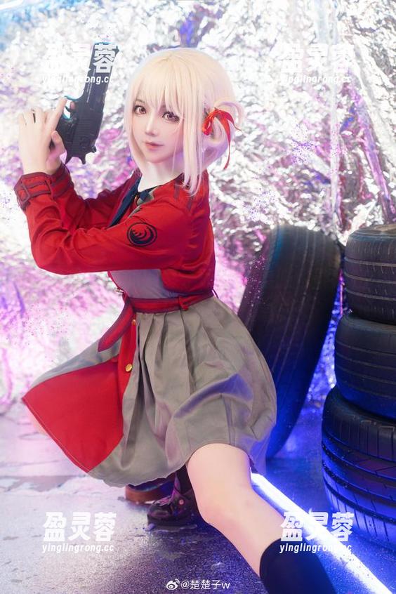 高清写真里的楚楚子w，体操服也能透出一股淡淡的撩人气息。