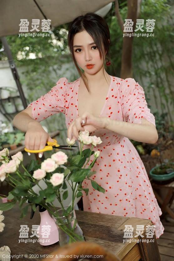 模范学院 - 梦里秘书——SiByl李思宁的壁纸神奇图，原图独占！