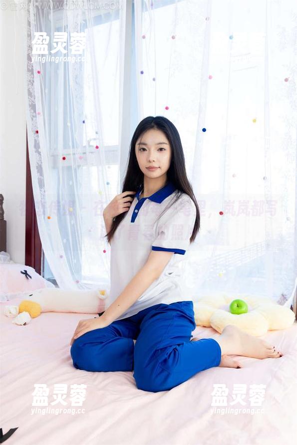 物恋传媒-岚岚 物恋传媒 - 在校服的每一笔里,岚岚都写满了青春的照片