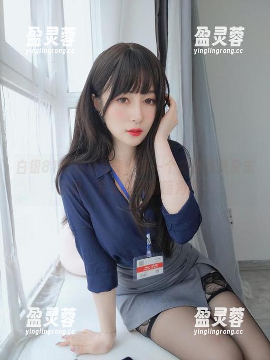 白银81的旗袍写真：每一个角度都是杂志封面，非要跟我说暗角吗？
