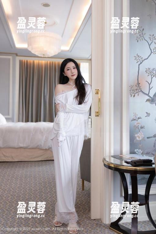 秀人网-Jennifer小若 秀人网 - 免费图集,Jennifer小若跟妹妹的甜蜜日常,谁说姐妹没看头?