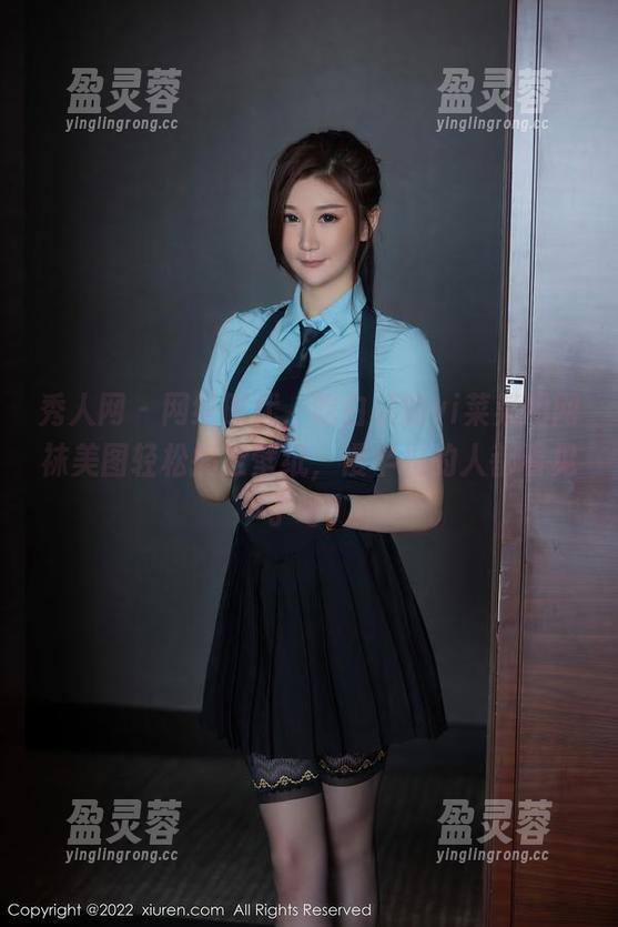 秀人网 - 网络时代，吃白菜的vi菜菜用网袜美图轻松搞定壁纸，慢半拍的人都看见了吧？