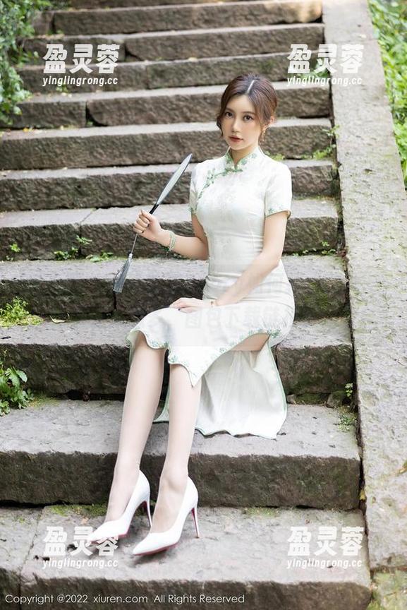 秀人网 - 看徐莉芝Booty如何把“修女”演绎得让人想多，图包下载链接在这儿！