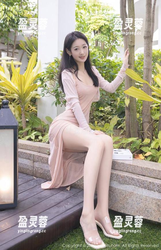 秀人网 - 谁说美脚不能出奇？是小逗逗的这组写真让我想起了天鹅。