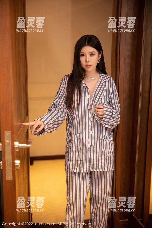 秀人网-白白Alina 秀人网 - 这组白白Alina的“圣诞”写真集,原图拼凑出了各种少女心,但别说我没警告你。