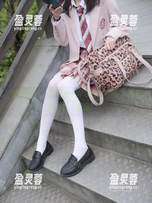 紧急企划 - 最新女仆VS樱樱樱可，看看谁更会“卖萌”！