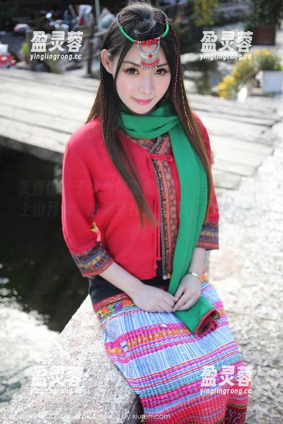 美媛馆 - 于大乔的瑜伽写真：当你以为要上山拜佛，结果是在家里打开了新姿势分享！