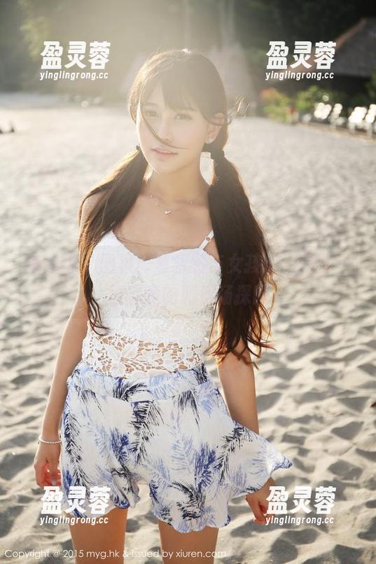 美媛馆 - 图集：黄乐然与女孩们，像是一场随意的游乐场探险