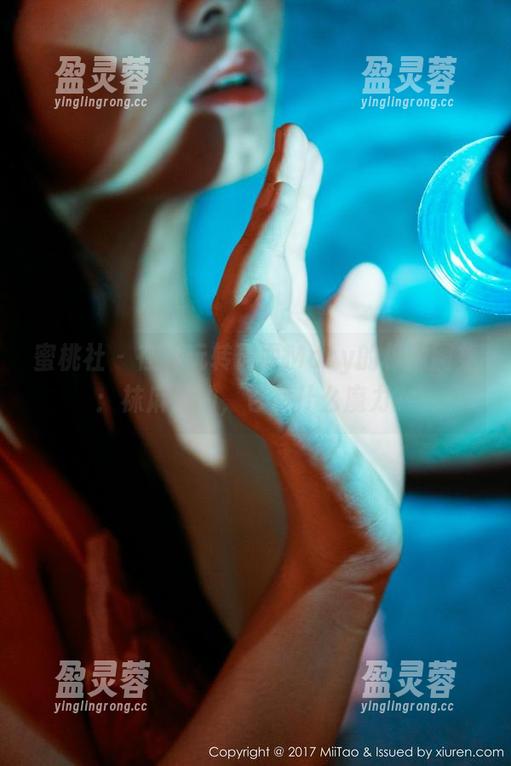 蜜桃社 - 在线玩转玛丽Mary的棉袜图集：袜麻麻的，它有什么魔力？