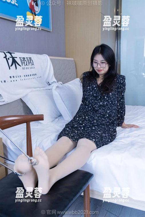 袜啵啵-糯米 袜啵啵 - 糯米泳装图包,呼之欲出的身材,让我一时半会儿不知道该说啥。